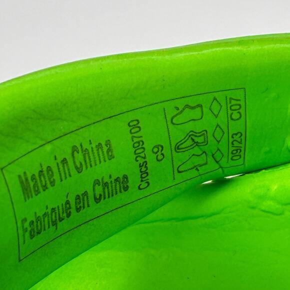 Crocs Classic I Am Dinosaur Clog Green Slip On Lightweight 209700 Youth Size 9 - Picture 9 of 10